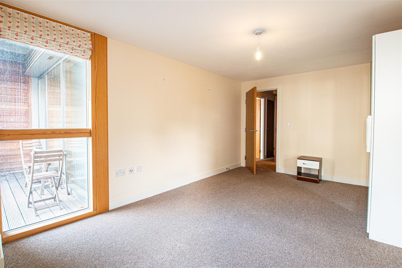 304 South Row, Milton Keynes